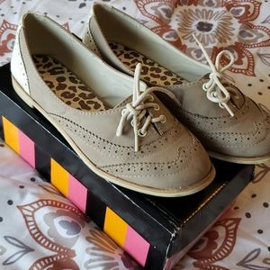 Francesca's bowling shoes